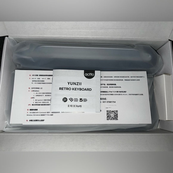 NIB Retro Wireless Typewriter Keyboard - Picture 3 of 12